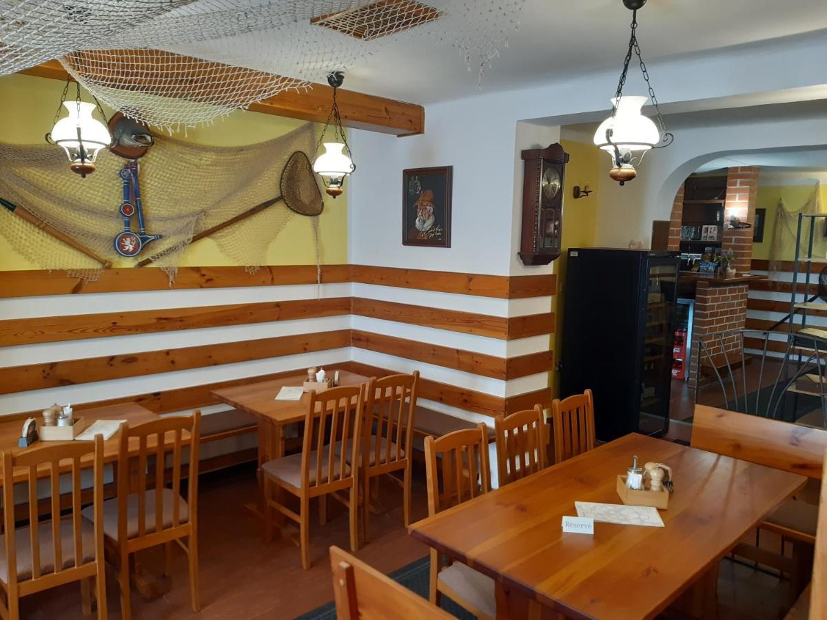 فندق Rozmberska Basta Třeboň المظهر الخارجي الصورة